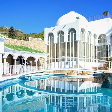 Villa Via Real 78 *