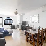 Villa Via Real 78