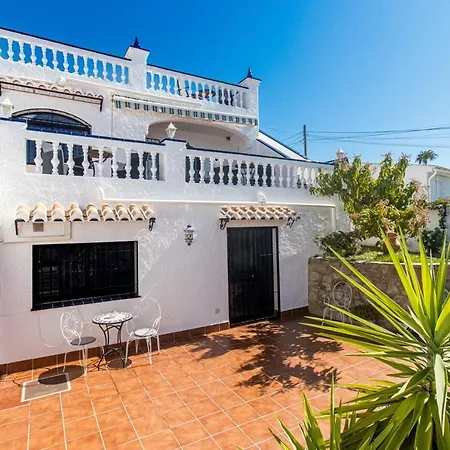 Villa Via Real 78 *